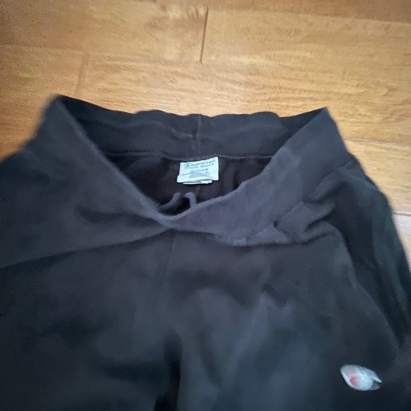 Champion and Nike Vintage Clothing for Cheap! - Picture 3 of 8